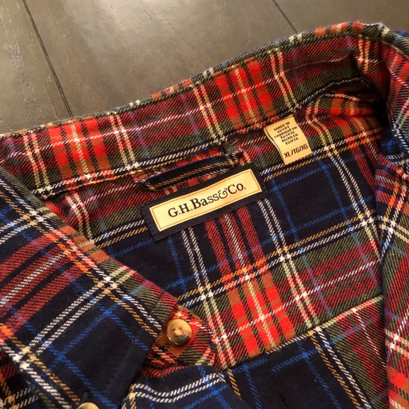 SOLD! G.H. Bass Shirt - Picture 3 of 3